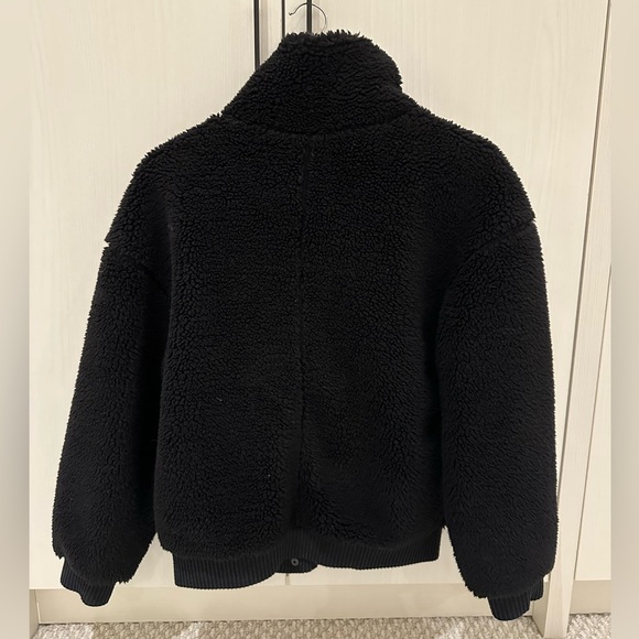 Alo Sherpa Oversized
Black Jacket
Xsmall - Picture 2 of 5